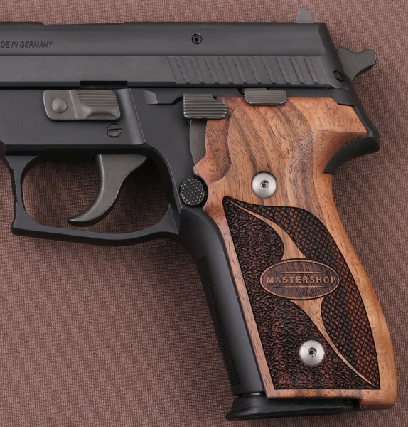 Sig Sauer P228 / P229 Walnut